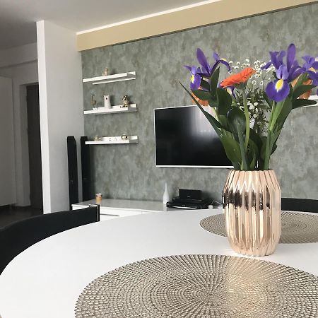 Pipera Lake View By Acme Rent 布加勒斯特 外观 照片