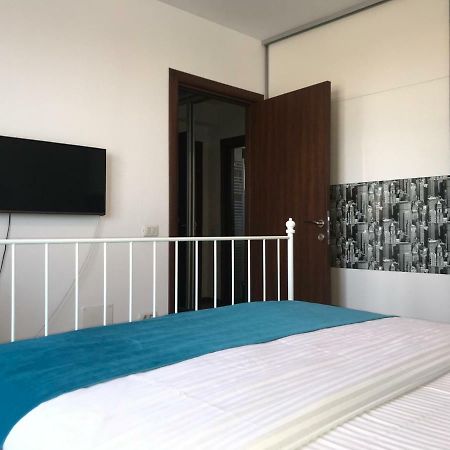 Pipera Lake View By Acme Rent 布加勒斯特 外观 照片